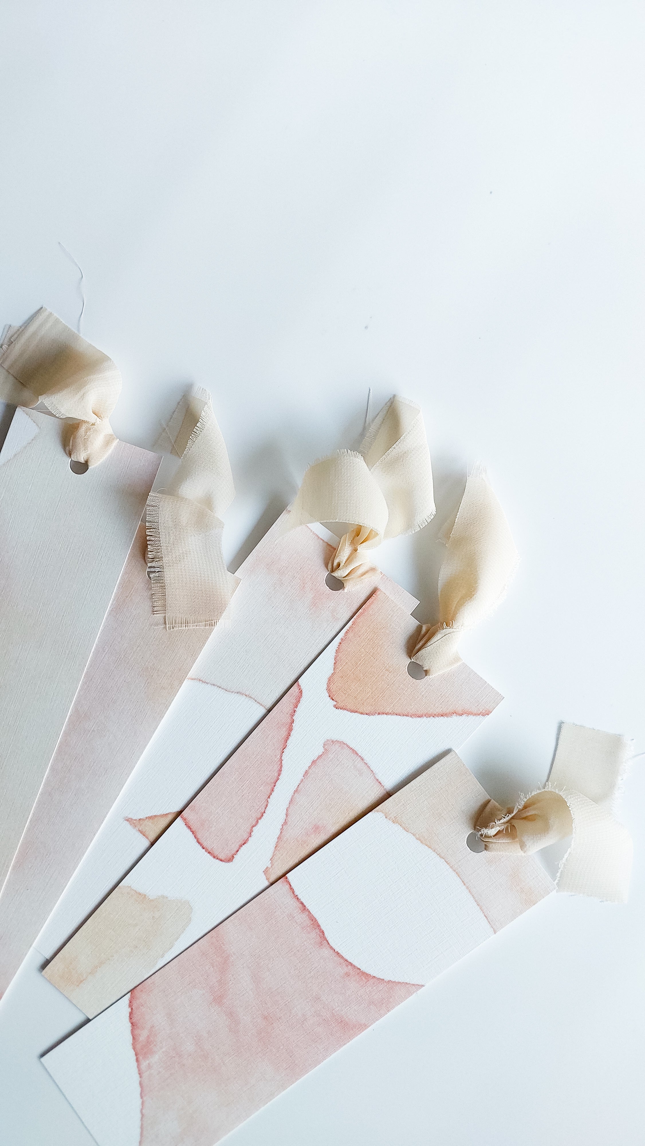 BOOKMARKS - PEACH NEGATIVE BOTANICAL