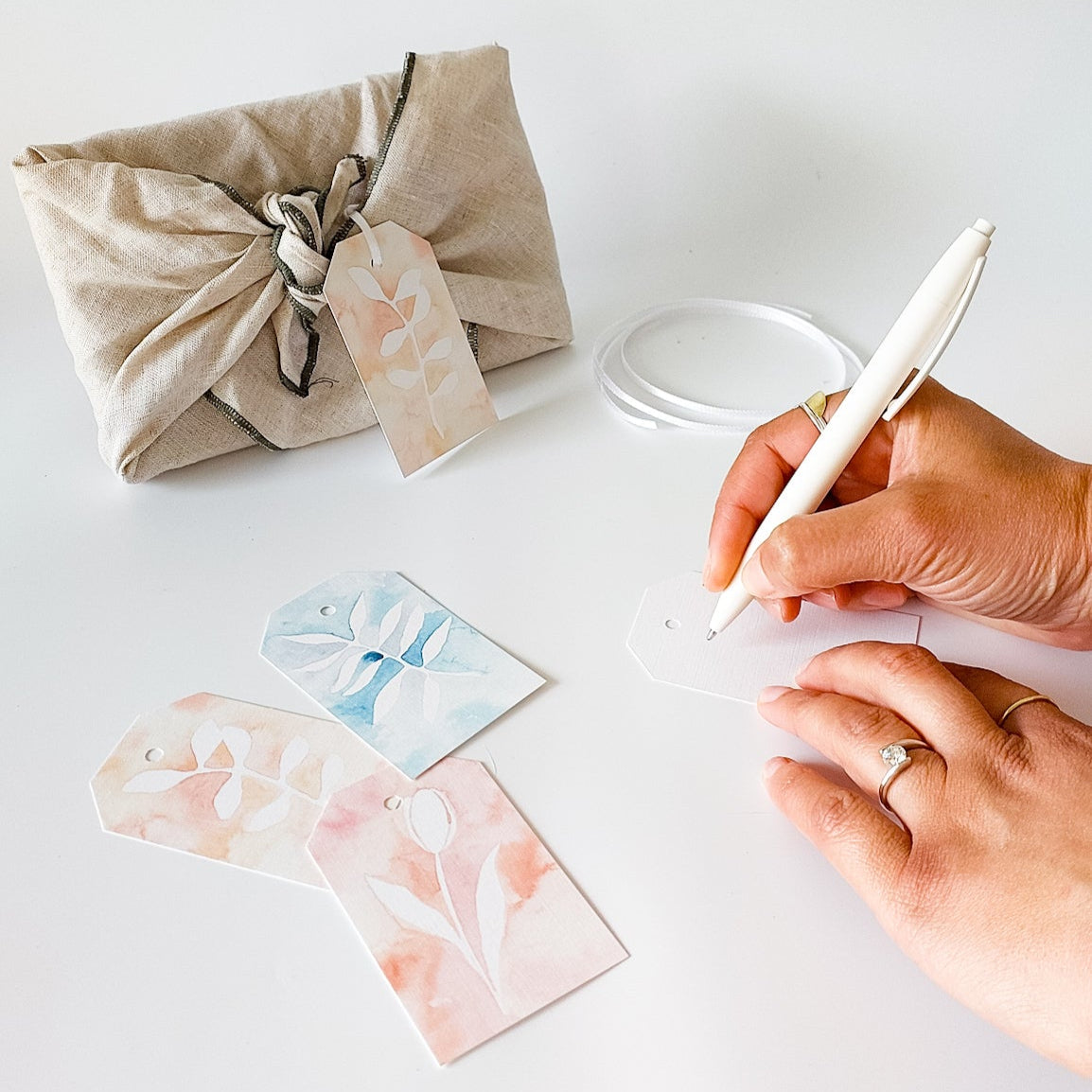 GIFT TAGS | PINK NEGATIVE BOTANICAL